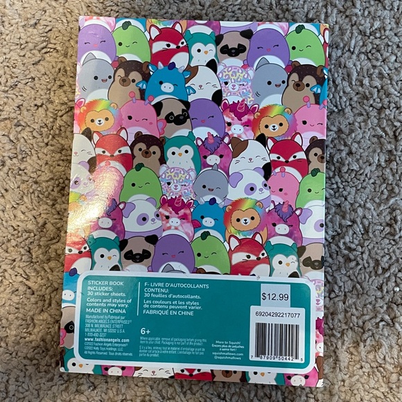 Squishmallows‎ 100+ Sticker Book - Picture 2 of 6